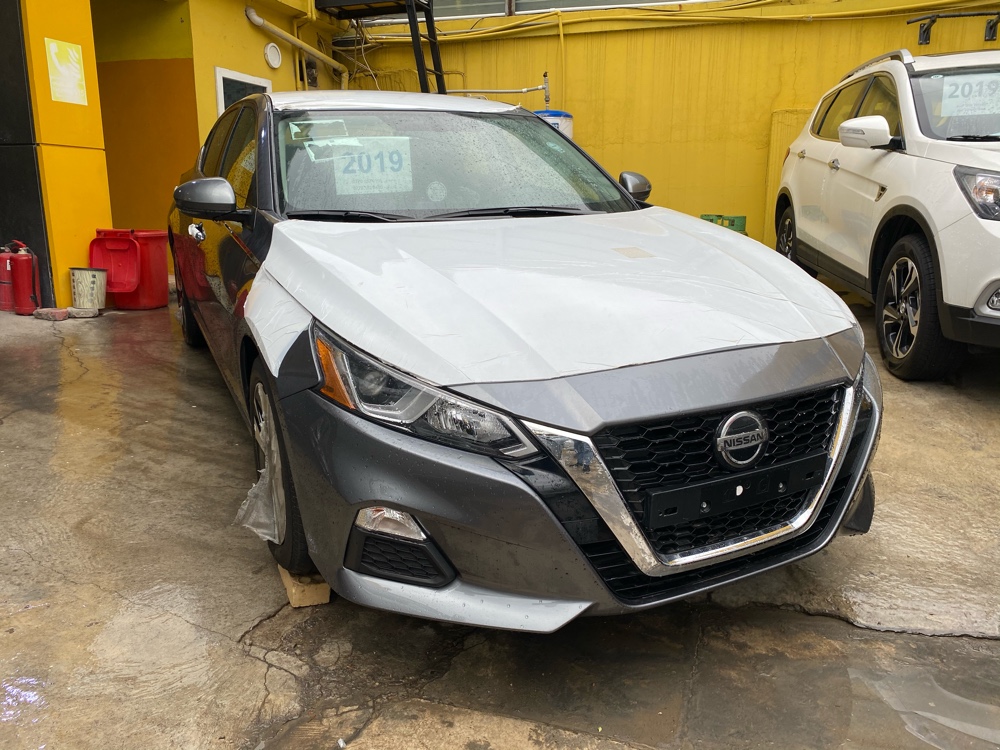 Nissan Altima